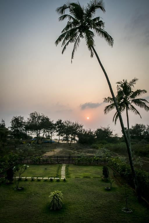 Casa Cubo By The Beach Bed & Breakfast Calangute Exterior photo